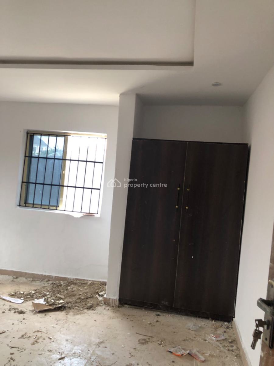 2bedroom Flat at Makogi Magboro Going for 800k, Makogi, Magboro, Ogun, Flat / Apartment for Rent