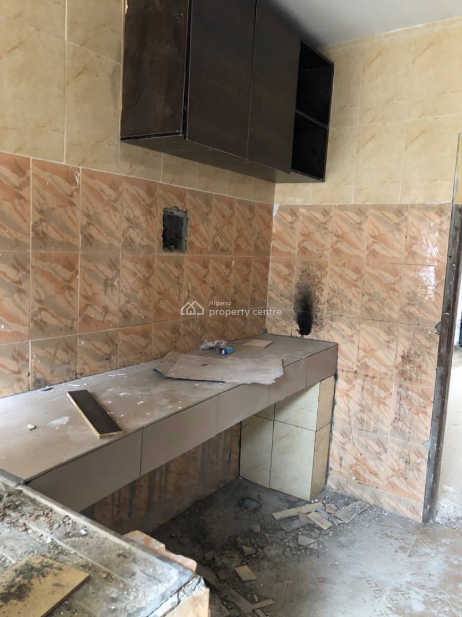 2bedroom Flat at Makogi Magboro Going for 800k, Makogi, Magboro, Ogun, Flat / Apartment for Rent