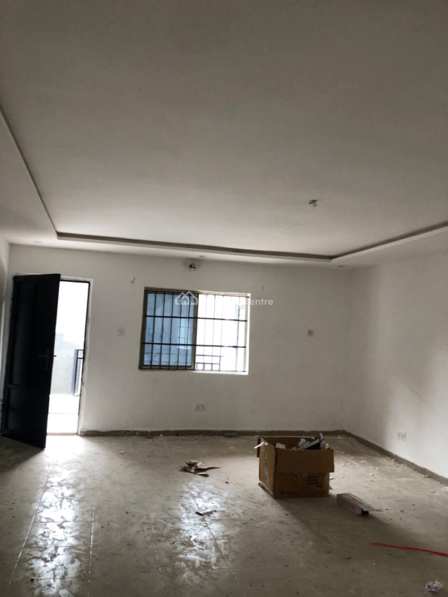 2bedroom Flat at Makogi Magboro Going for 800k, Makogi, Magboro, Ogun, Flat / Apartment for Rent