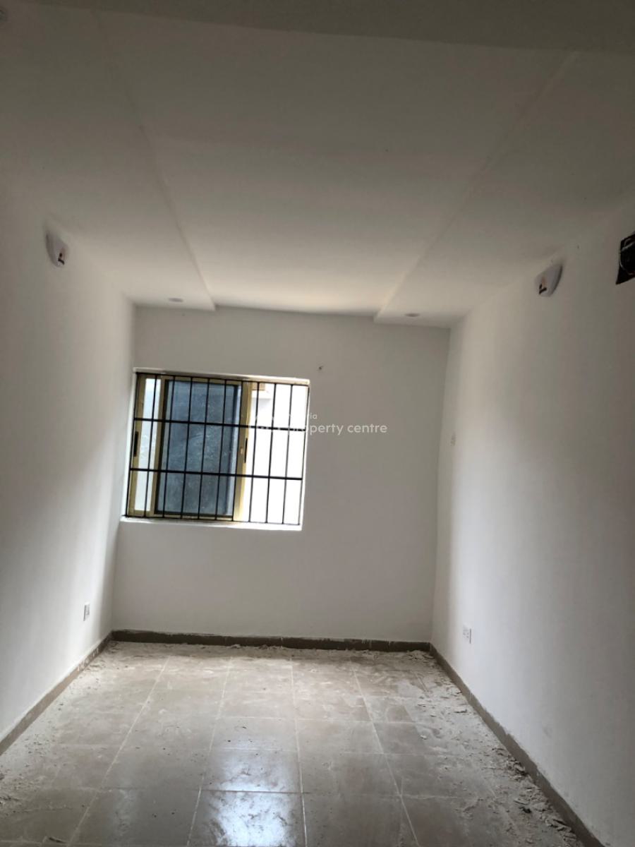 2bedroom Flat at Makogi Magboro Going for 800k, Makogi, Magboro, Ogun, Flat / Apartment for Rent