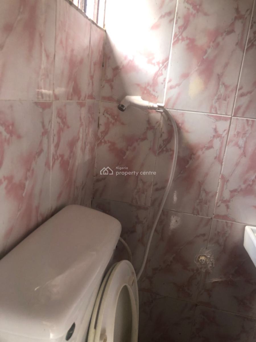 Portable 2bedroom Flat at Makogi Magboro Going for 500k, Makogi, Magboro, Ogun, Flat / Apartment for Rent