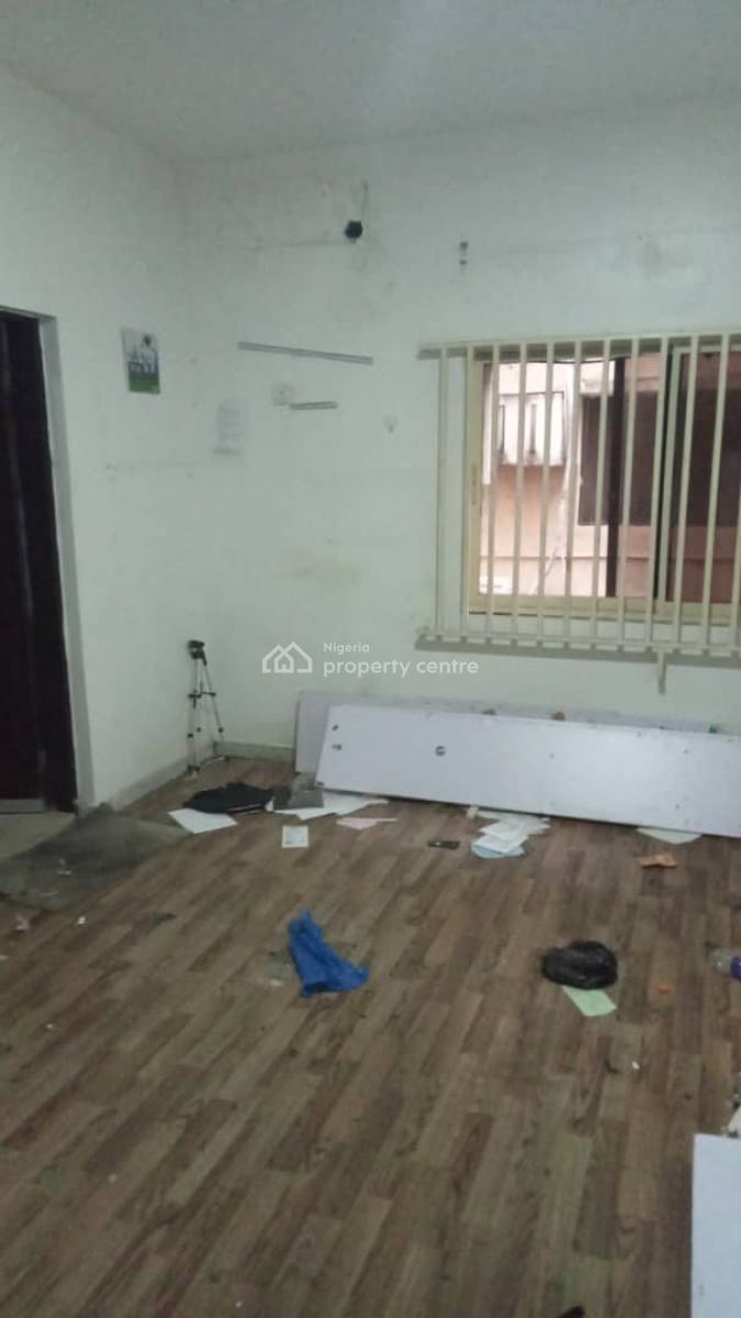 Massive Fully Serviced 2 Bedroom Apartment with Open Kitchen, Lekki Phase 1, Lekki, Lagos, Flat / Apartment for Rent