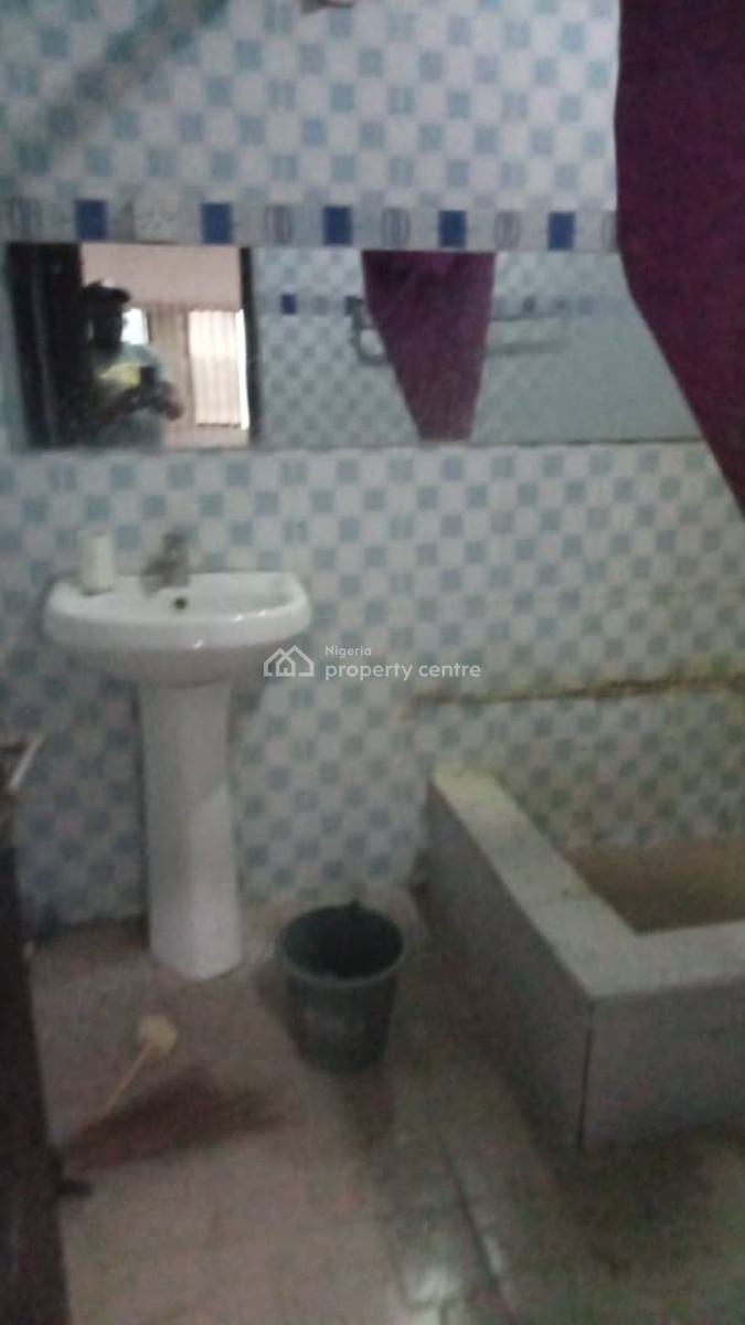 Massive Fully Serviced 2 Bedroom Apartment with Open Kitchen, Lekki Phase 1, Lekki, Lagos, Flat / Apartment for Rent