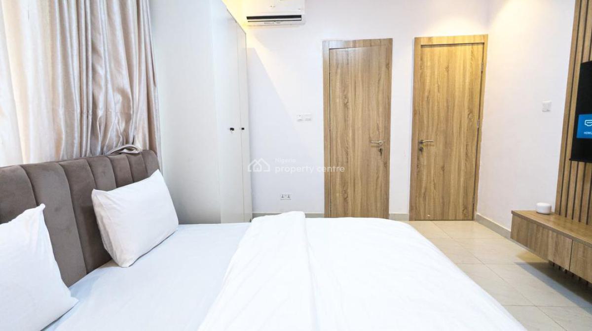 Brand New 2bed Smart Home with Rooftop Pool and Gym, Lekki Phase 1, Lekki, Lagos, House Short Let