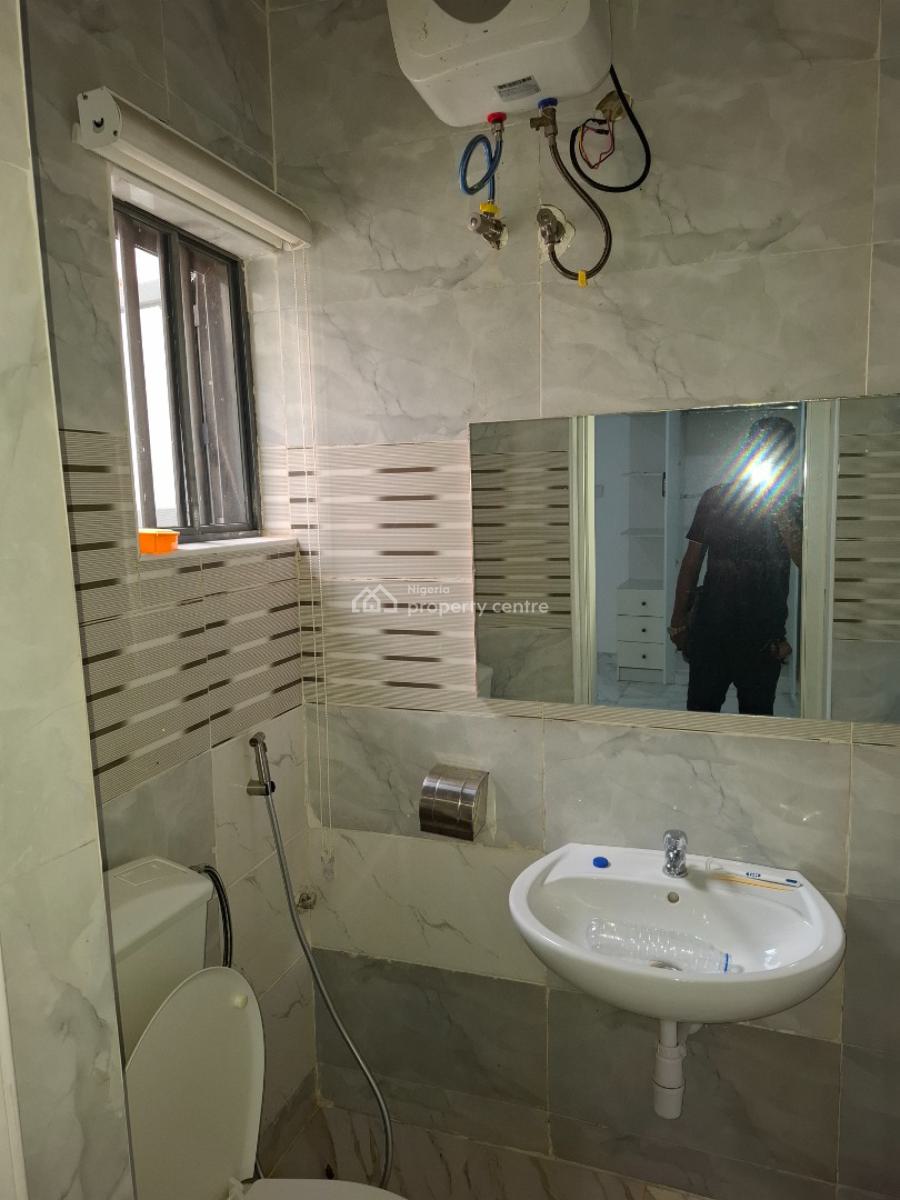 Standard Two Bedroom Apartment, Guzape District, Abuja, Flat / Apartment for Rent