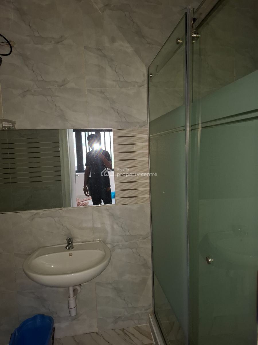 Standard Two Bedroom Apartment, Guzape District, Abuja, Flat / Apartment for Rent
