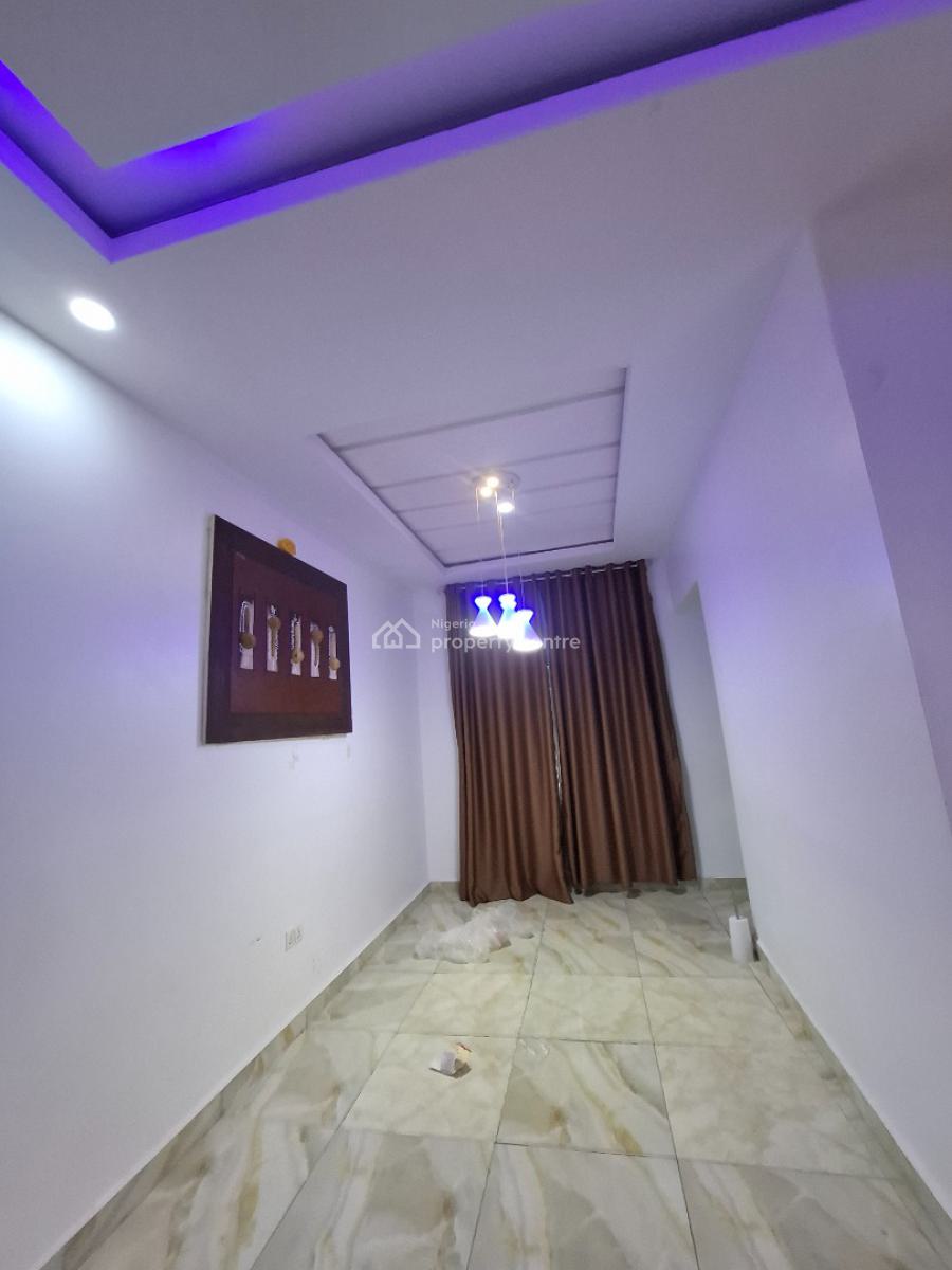Standard Two Bedroom Apartment, Guzape District, Abuja, Flat / Apartment for Rent