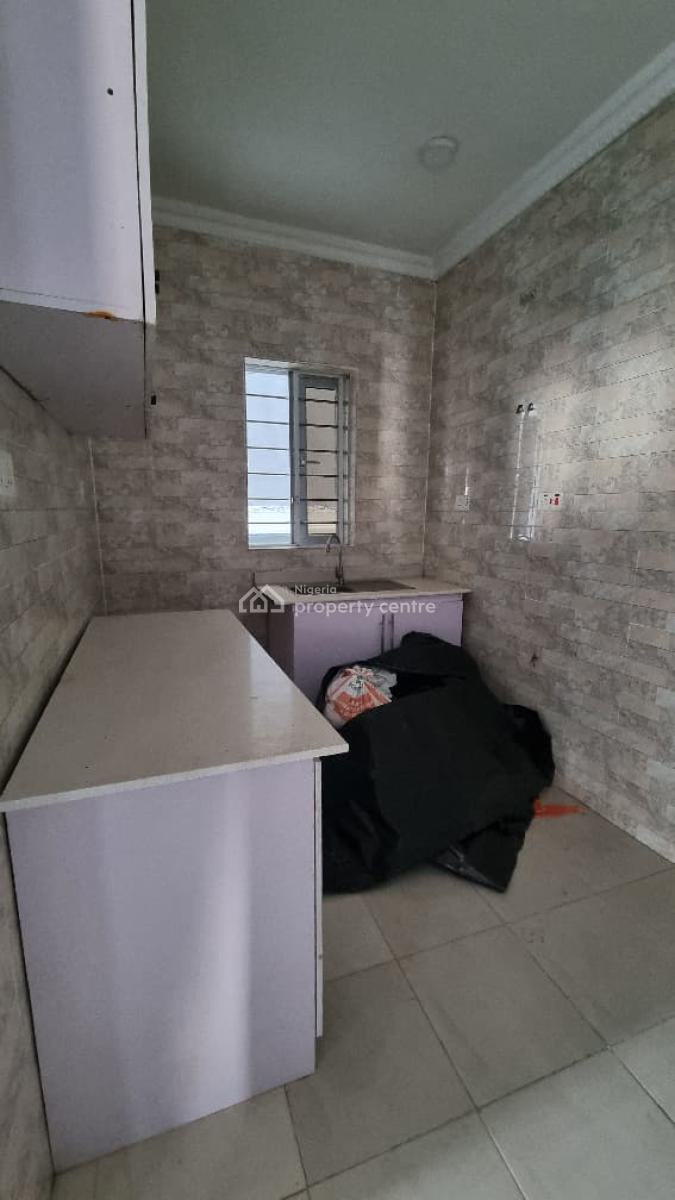 2 Bedroom Apartment in a Gated and Secured Estate, Ikate, Lekki, Lagos, Flat / Apartment for Rent