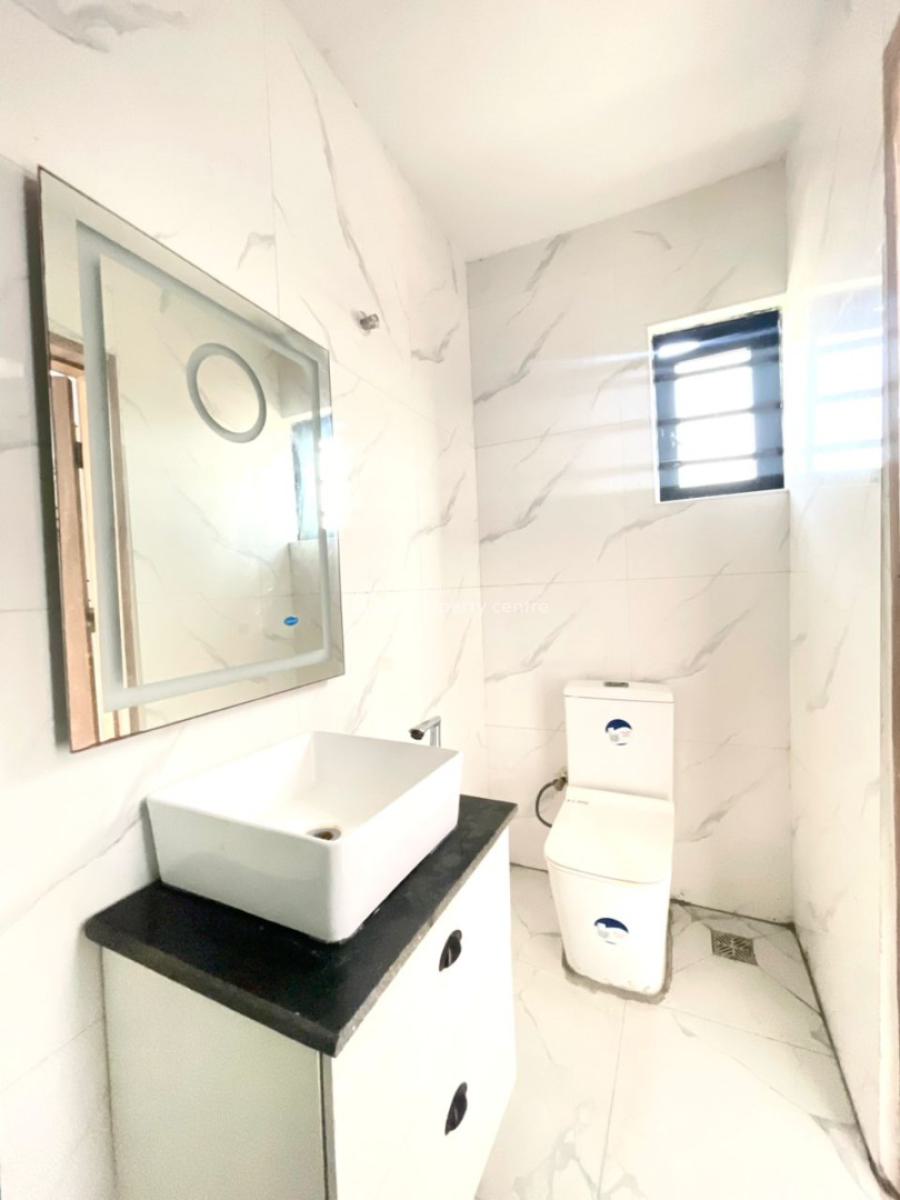 Newly Built 2 Bedroom Penthouse Apartment with Gym, Ologolo, Lekki, Lagos, Flat / Apartment for Sale