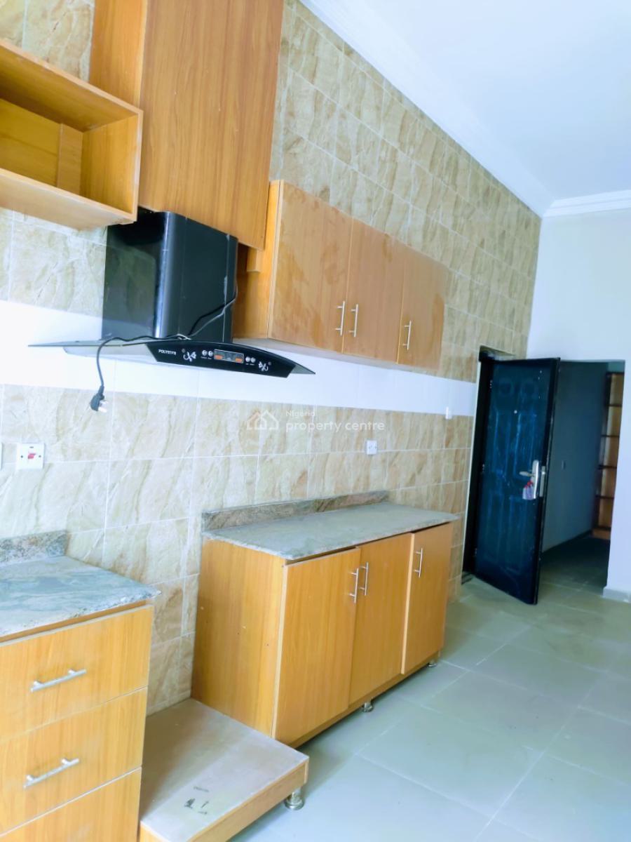 Standard Six (6) Bedroom Detached Duplex, Shelter Afrique Estate, Uyo, Akwa Ibom, Detached Duplex for Rent