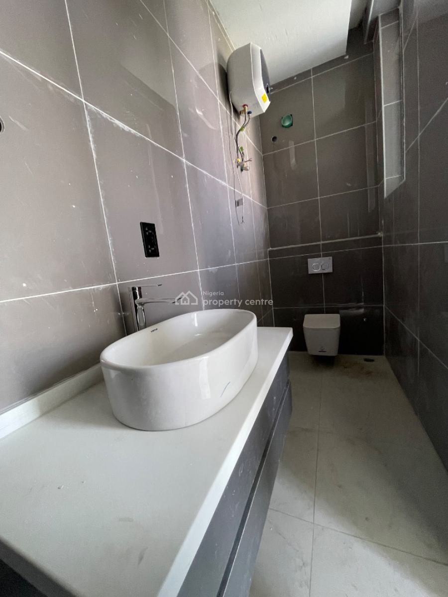 2 Bedroom Apartment, Lekki Phase 1, Lekki, Lagos, Block of Flats for Sale