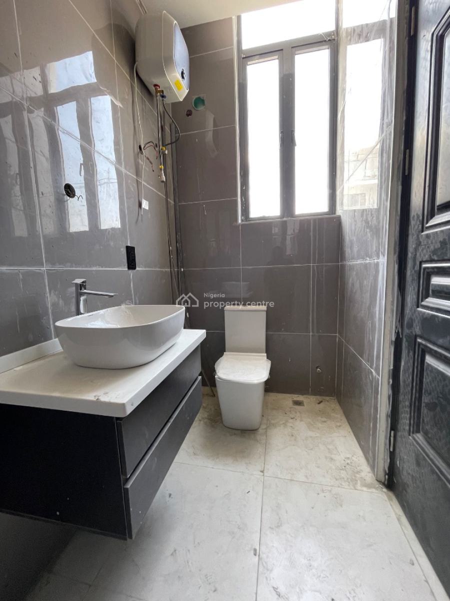 2 Bedroom Apartment, Lekki Phase 1, Lekki, Lagos, Block of Flats for Sale