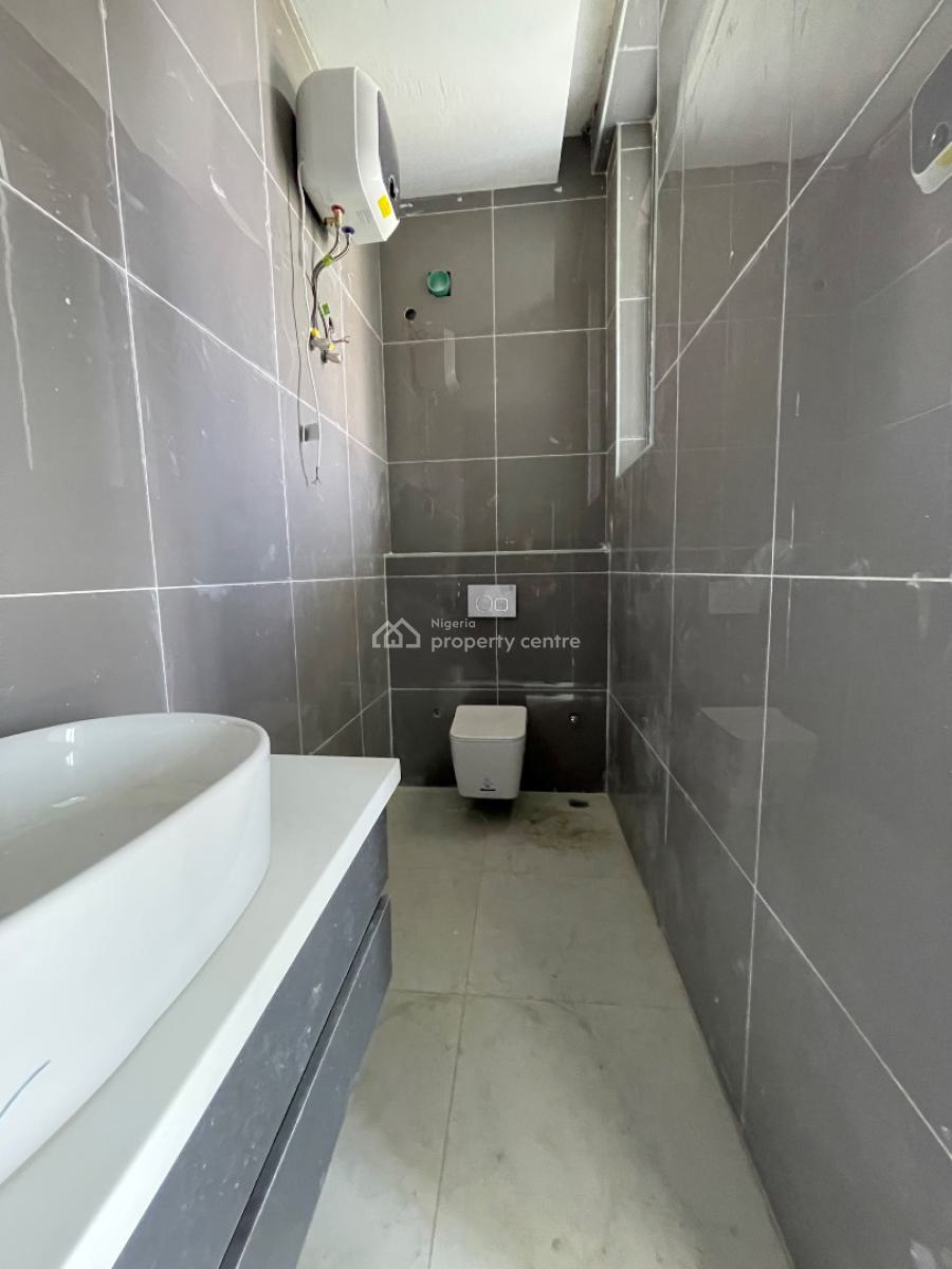 2 Bedroom Apartment, Lekki Phase 1, Lekki, Lagos, Block of Flats for Sale