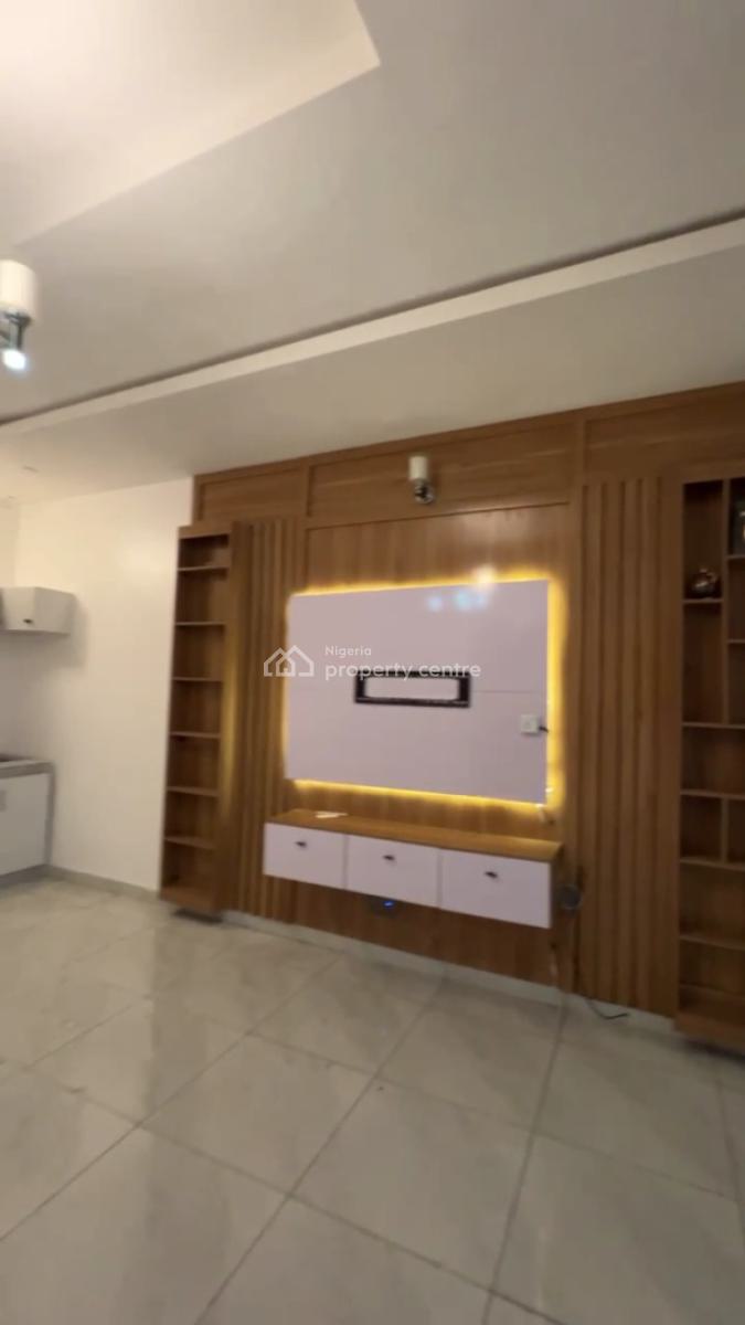 Lovely 1bedroom Flat with 2toilet,pool,24/7hrs, Orchid Road, Lekki, Lagos, Mini Flat (room and Parlour) for Rent