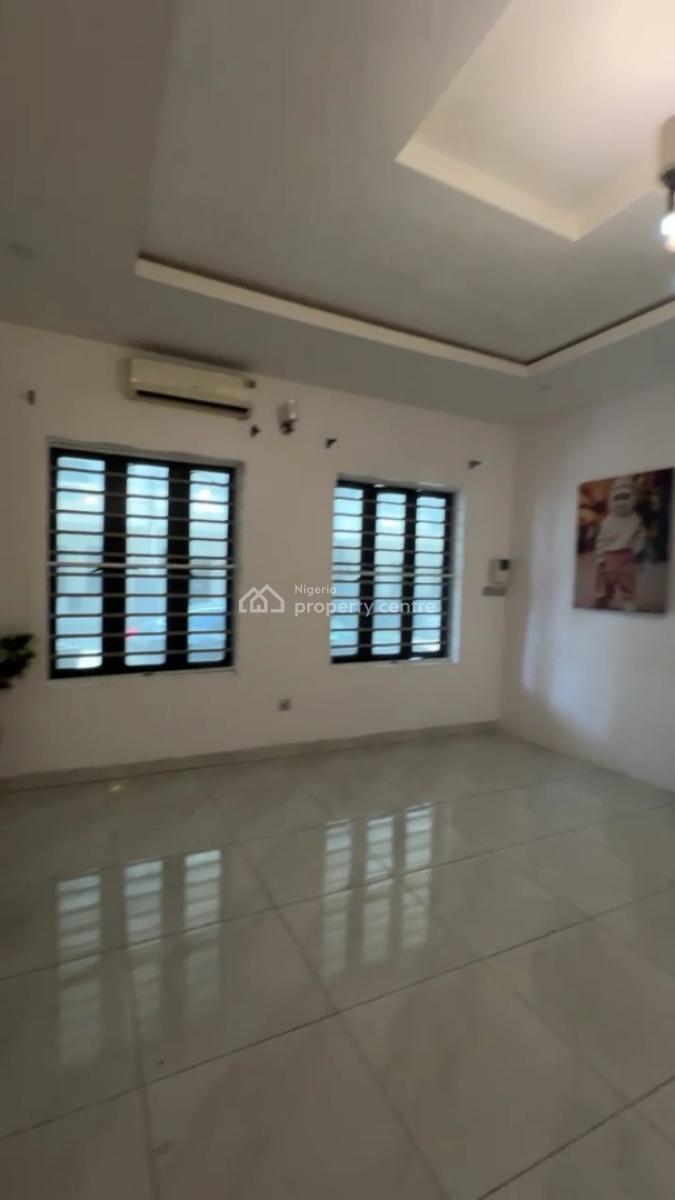 Lovely 1bedroom Flat with 2toilet,pool,24/7hrs, Orchid Road, Lekki, Lagos, Mini Flat (room and Parlour) for Rent