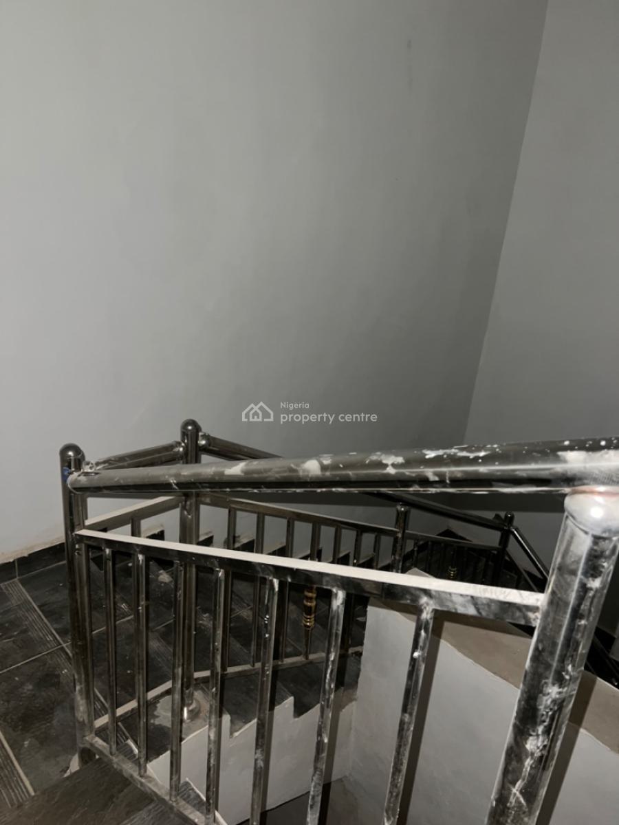 4-bedroom Terrace Duplex, Emmanuel Mbaka Rd, Lugbe District, Abuja, Terraced Duplex for Rent