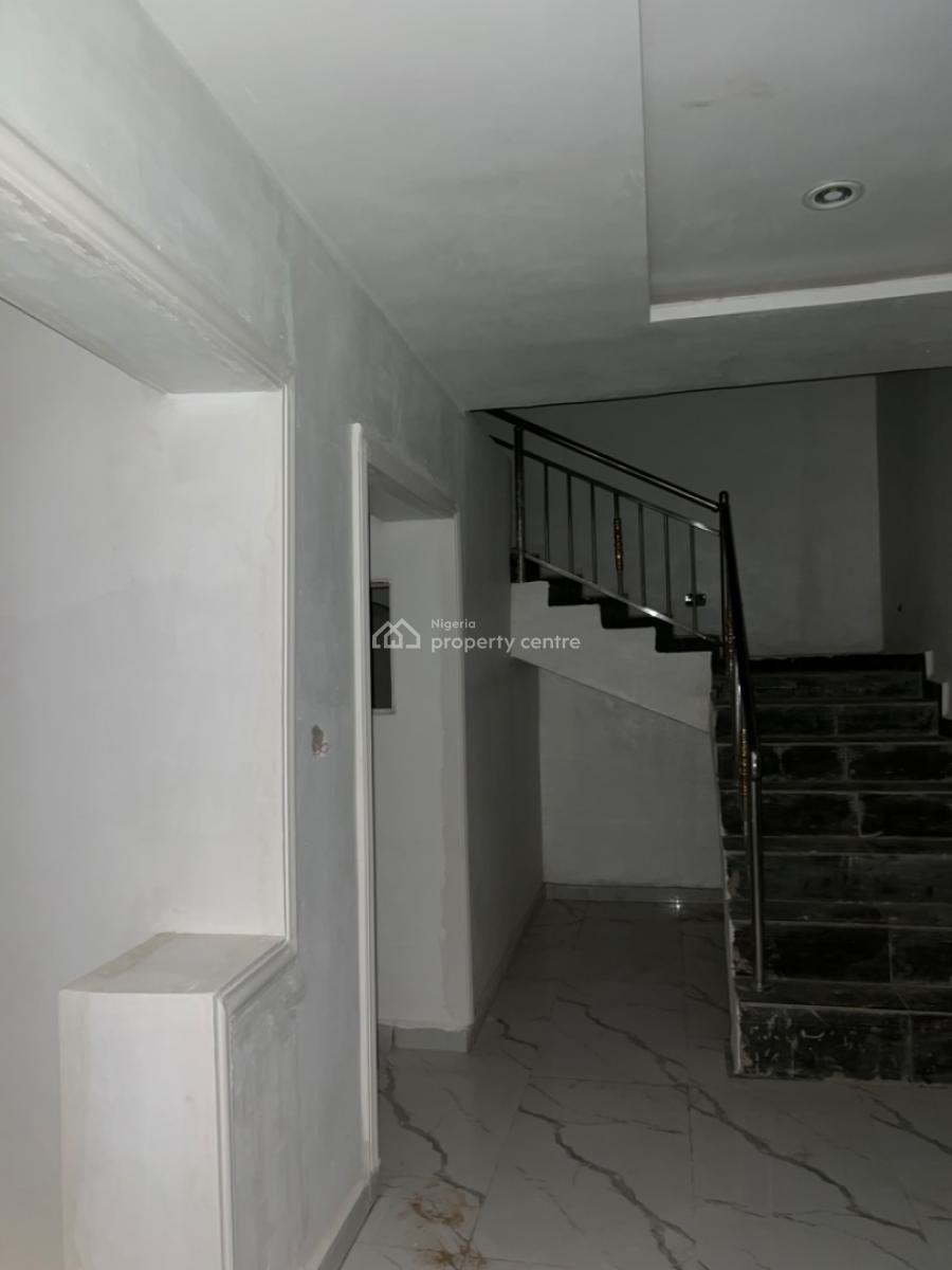 4-bedroom Terrace Duplex, Emmanuel Mbaka Rd, Lugbe District, Abuja, Terraced Duplex for Rent