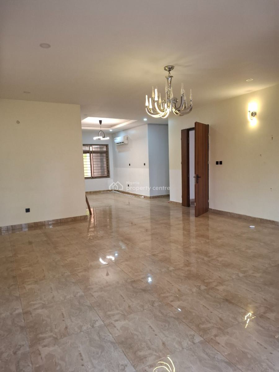 Standard 3 Bedroom with Bq, Guzape District, Abuja, Flat / Apartment for Rent