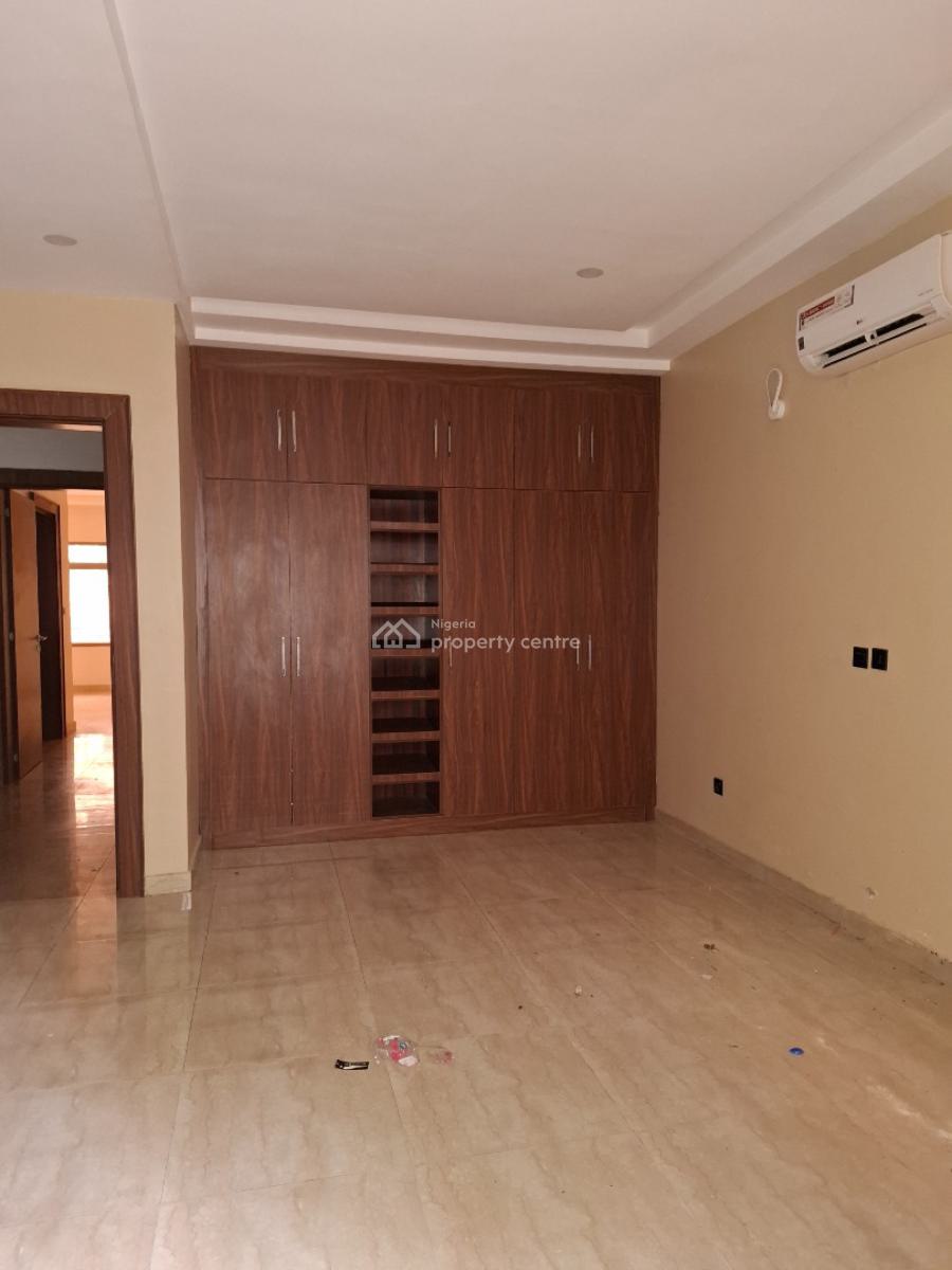 Standard 3 Bedroom with Bq, Guzape District, Abuja, Flat / Apartment for Rent