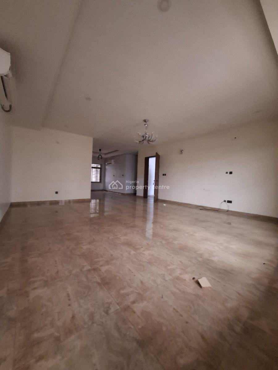 Standard 3 Bedroom with Bq, Guzape District, Abuja, Flat / Apartment for Rent