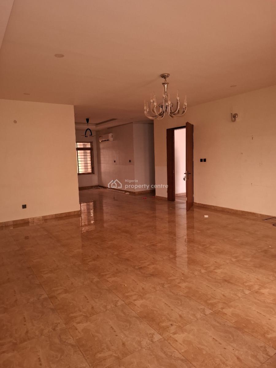 Standard 3 Bedroom with Bq, Guzape District, Abuja, Flat / Apartment for Rent