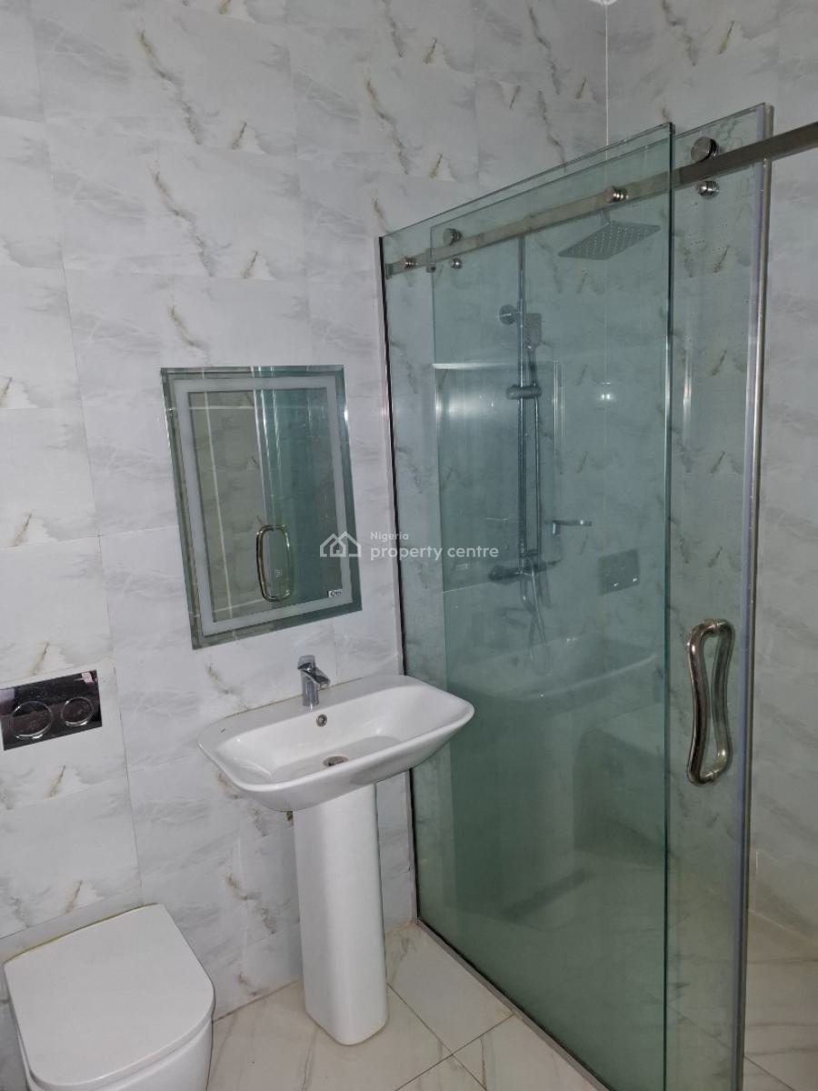 Standard 3 Bedroom with Bq, Guzape District, Abuja, Flat / Apartment for Rent