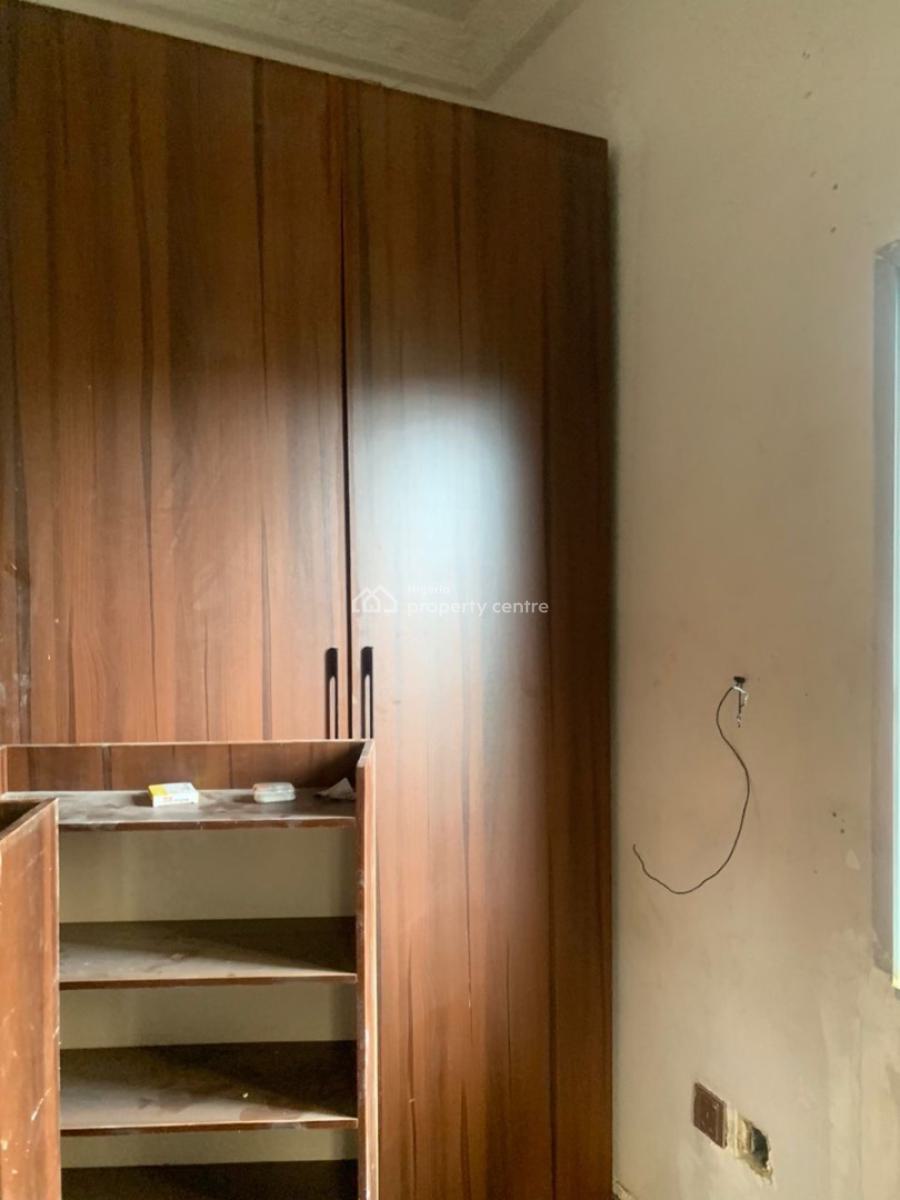 Spacious and Fully Renovated 2bedroom Apartment, Chief Chris Avenue, Lekki Phase 1, Lekki, Lagos, Lekki Phase 1, Lekki, Lagos, Flat / Apartment for Rent