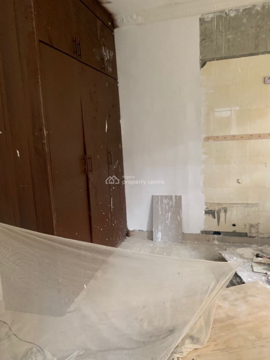 Spacious and Fully Renovated 2bedroom Apartment, Chief Chris Avenue, Lekki Phase 1, Lekki, Lagos, Lekki Phase 1, Lekki, Lagos, Flat / Apartment for Rent