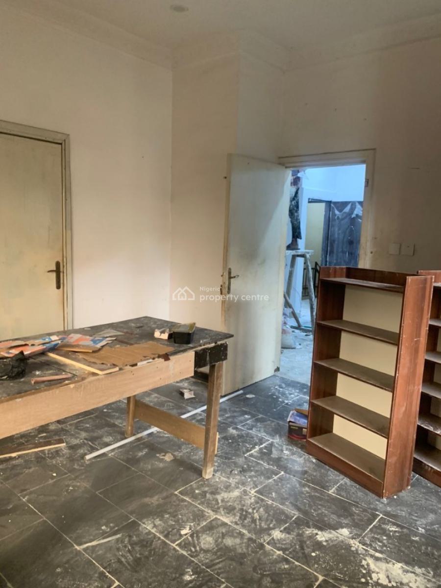 Spacious and Fully Renovated 2bedroom Apartment, Chief Chris Avenue, Lekki Phase 1, Lekki, Lagos, Lekki Phase 1, Lekki, Lagos, Flat / Apartment for Rent