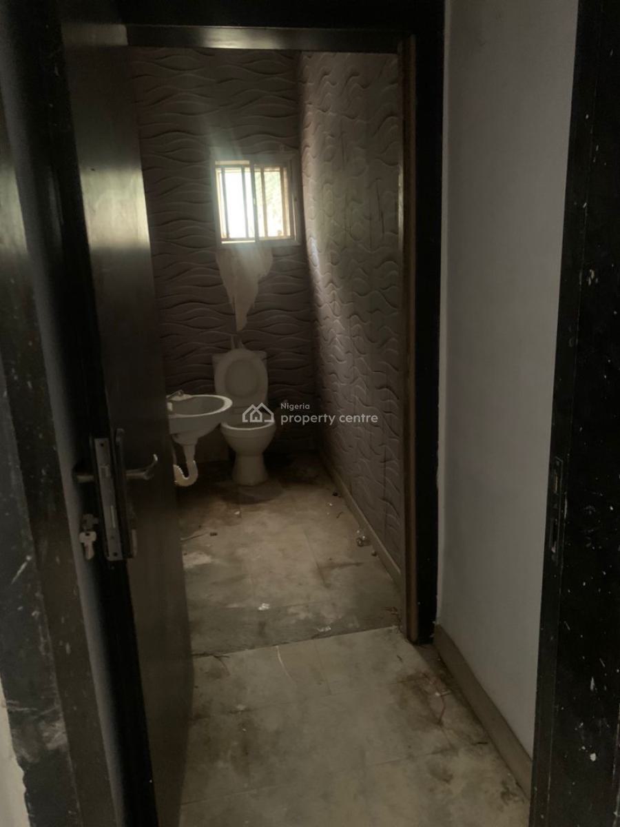 Spacious Room Self-contain in a Serene Location, Chief Chris Avenue, Lekki Phase 1, Lekki, Lagos, Lekki Phase 1, Lekki, Lagos, Self Contain (single Rooms) for Rent