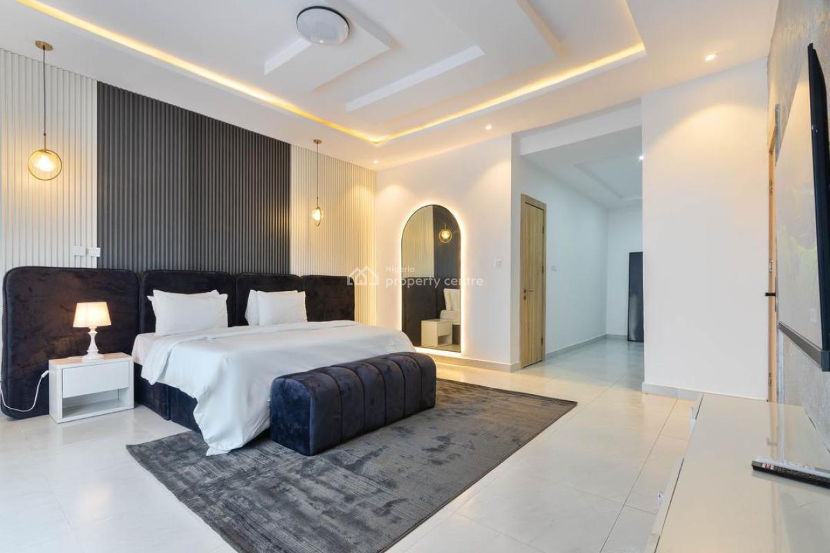 Luxurious 3 Bedroom Penthouse with Rooftop Pool, Tokunbo Omisore, Lekki Phase 1, Lekki, Lagos, Flat / Apartment Short Let