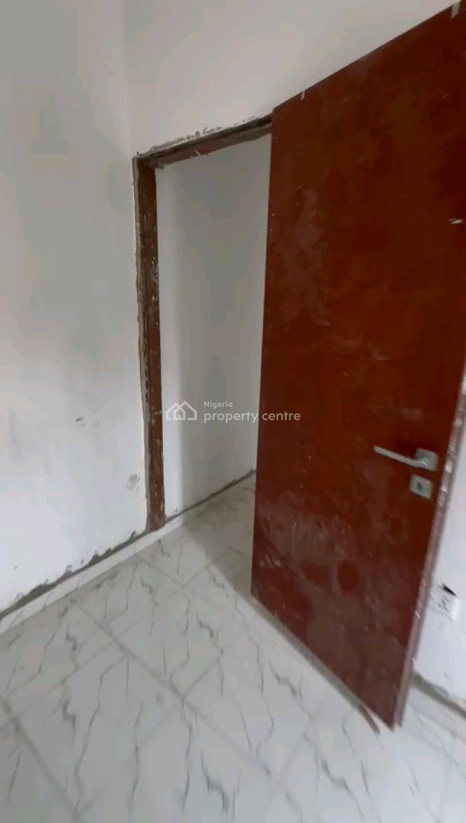 a Decent and Standard Miniflat, Upstairs with 1toilet and Bath, Off Market Street, Shomolu, Lagos, Mini Flat (room and Parlour) for Rent