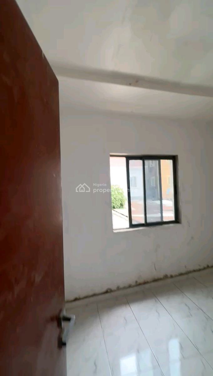 a Decent and Standard Miniflat, Upstairs with 1toilet and Bath, Off Market Street, Shomolu, Lagos, Mini Flat (room and Parlour) for Rent