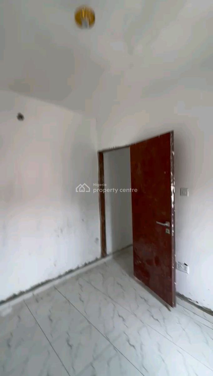 a Decent and Standard Miniflat, Upstairs with 1toilet and Bath, Off Market Street, Shomolu, Lagos, Mini Flat (room and Parlour) for Rent