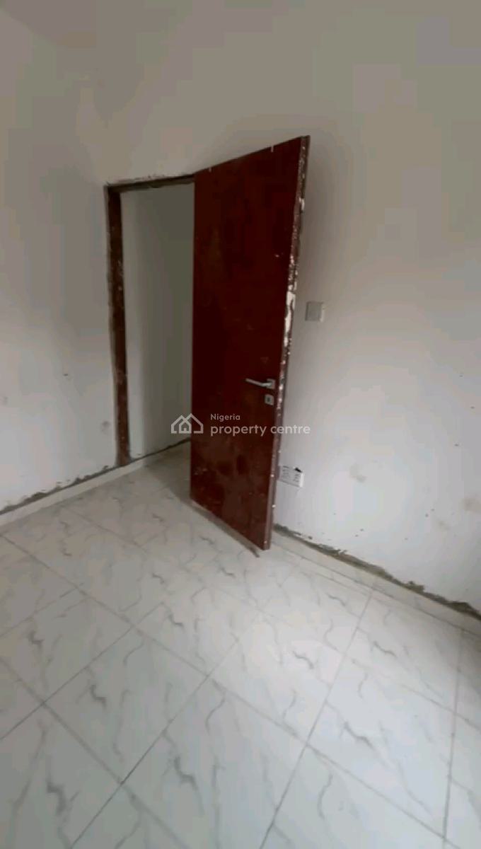 a Decent and Standard Miniflat, Upstairs with 1toilet and Bath, Off Market Street, Shomolu, Lagos, Mini Flat (room and Parlour) for Rent