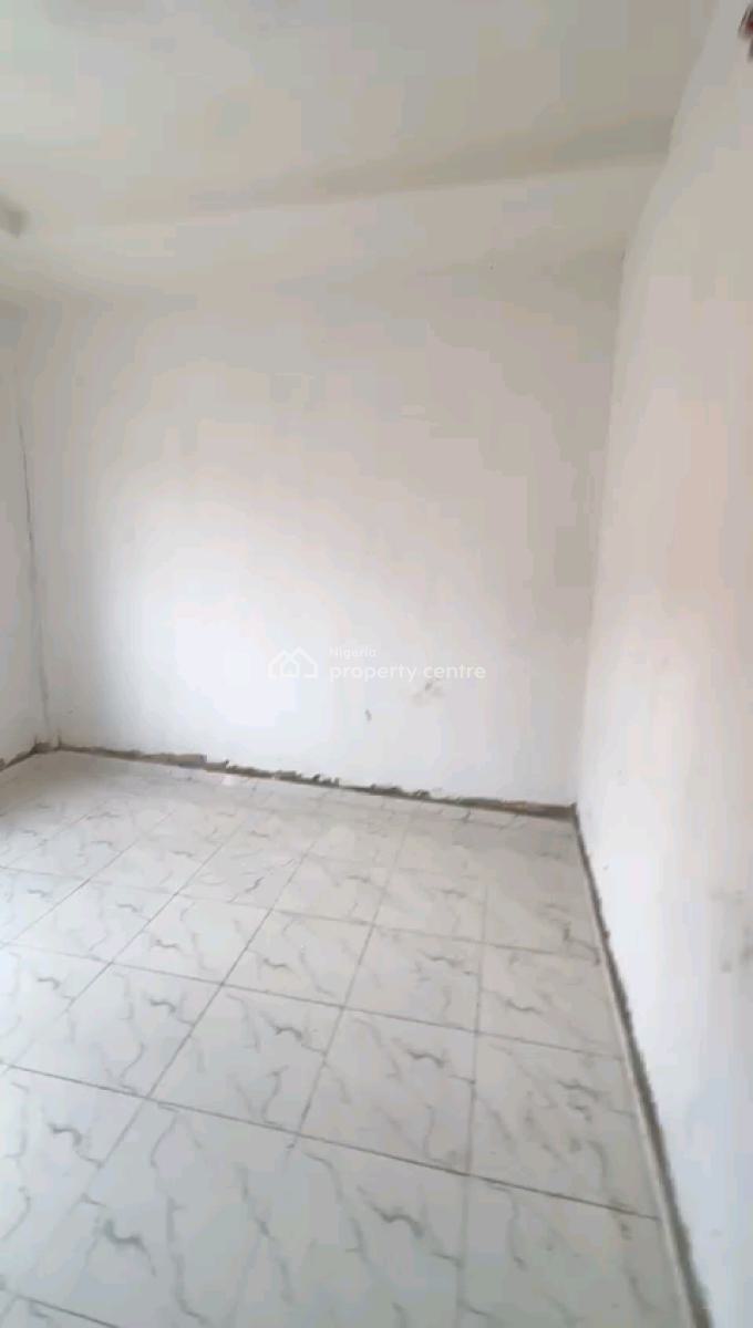 a Decent and Standard Miniflat, Upstairs with 1toilet and Bath, Off Market Street, Shomolu, Lagos, Mini Flat (room and Parlour) for Rent