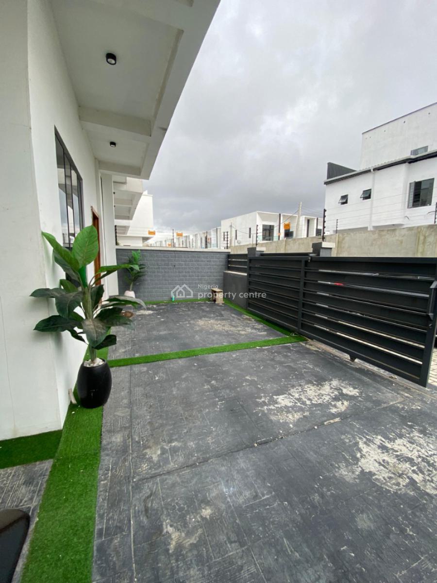 Nicely Built 4 Bedroom Semi-detached Duplex with Bq, Lekki, Lagos, Semi-detached Duplex for Rent