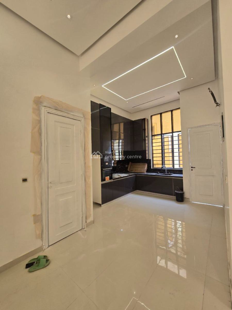 Brand New 3bedroom Apartment with a Room Bq, Lekki Phase 1, Lekki, Lagos, Flat / Apartment for Sale