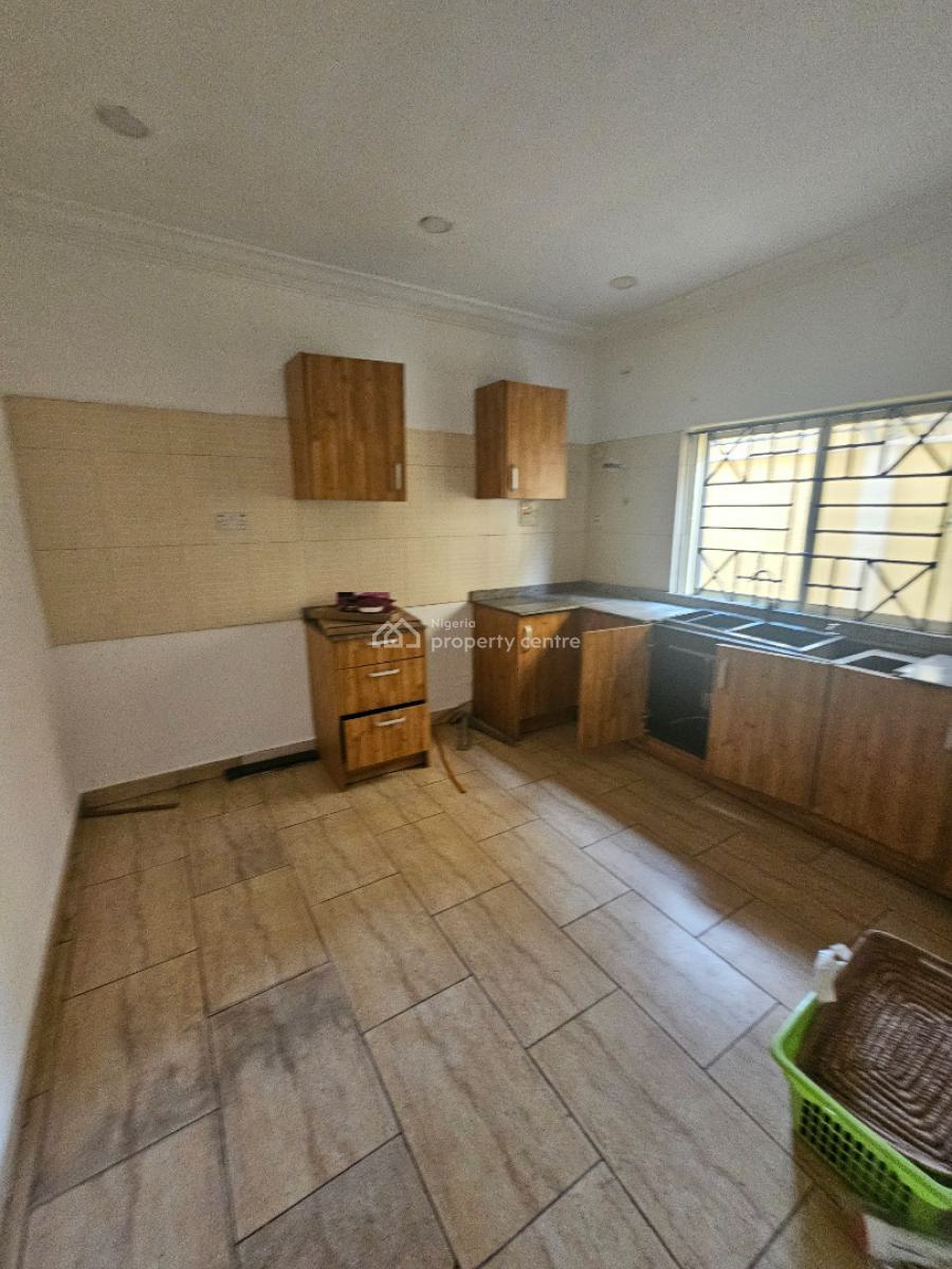 2-bedroom Terrace, Lekki Phase 1, Lekki, Lagos, Terraced Duplex for Rent