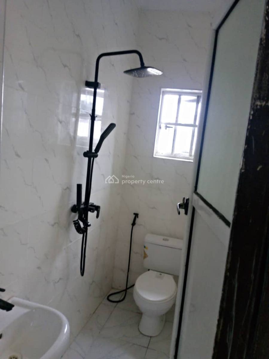 Luxury and Neat 3 Bedroom Apartment in a Secured Estate, University View Estate, Sangotedo, Ajah, Lagos, Flat / Apartment for Rent