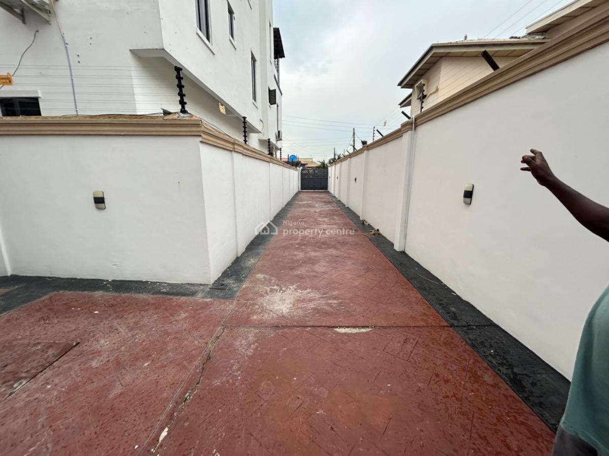 4 Bedroom Duplex with Two Units of a Room & Parlor and 1 Bq on Ground, Gra Phase 2, Magodo, Lagos, Detached Duplex for Sale