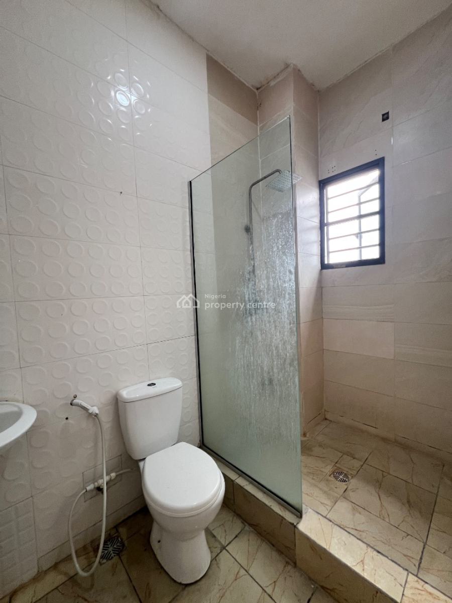 Spacious 2 Bedroom Apartment, Lekki, Lagos, Flat / Apartment for Rent