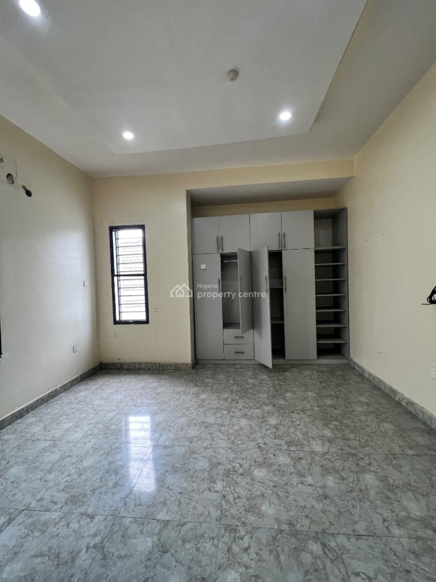 Spacious 2 Bedroom Apartment, Lekki, Lagos, Flat / Apartment for Rent