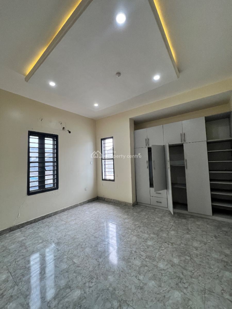 Spacious 2 Bedroom Apartment, Lekki, Lagos, Flat / Apartment for Rent