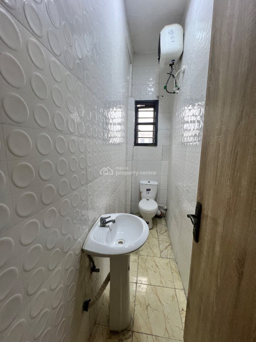 Spacious 2 Bedroom Apartment, Lekki, Lagos, Flat / Apartment for Rent