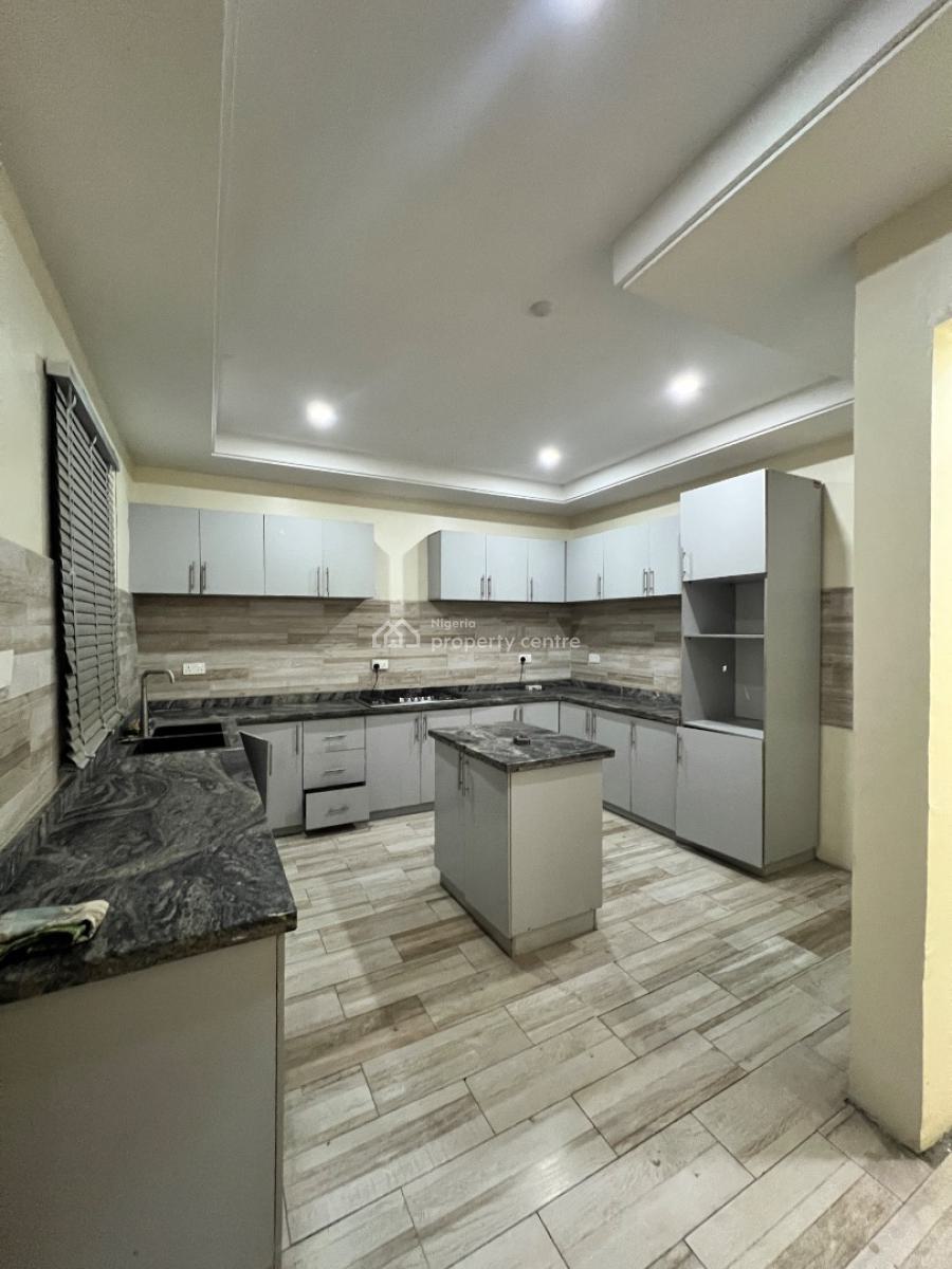 Spacious 2 Bedroom Apartment, Lekki, Lagos, Flat / Apartment for Rent
