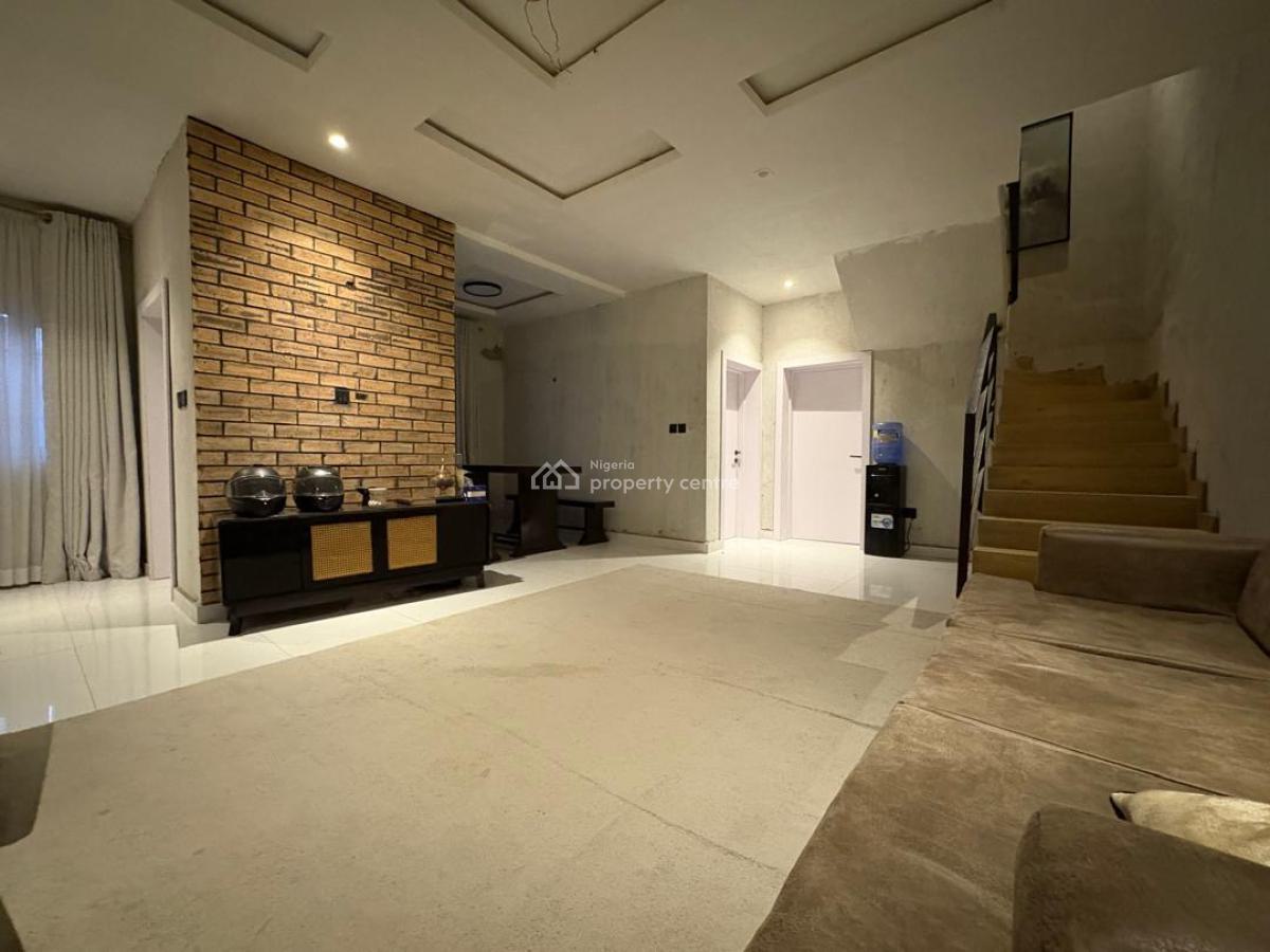 4 Bedrooms Semi Detached House, Off Olufemi Olatunji Osapa London, Osapa, Lekki, Lagos, Semi-detached Duplex for Sale