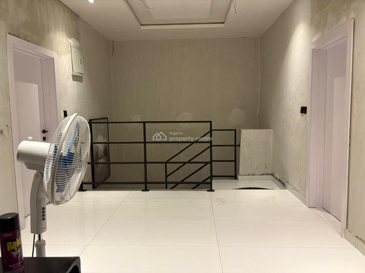 4 Bedrooms Semi Detached House, Off Olufemi Olatunji Osapa London, Osapa, Lekki, Lagos, Semi-detached Duplex for Sale