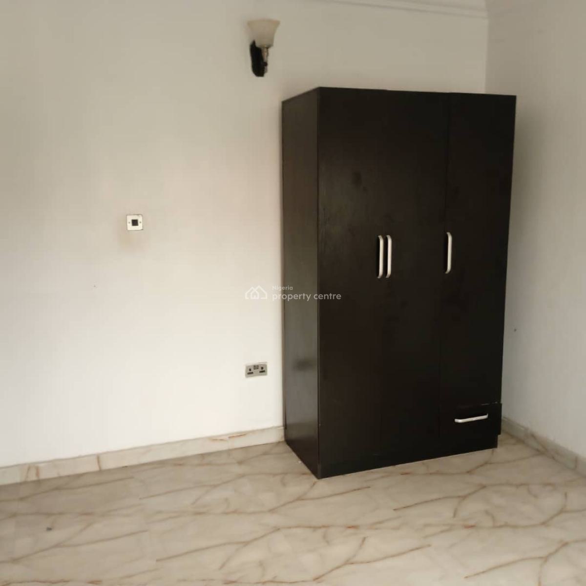Spacious and Neat 3 Bedroom Apartment in a Secured Estate, Ocean Palm Estate, Sangotedo, Ajah, Lagos, Flat / Apartment for Rent