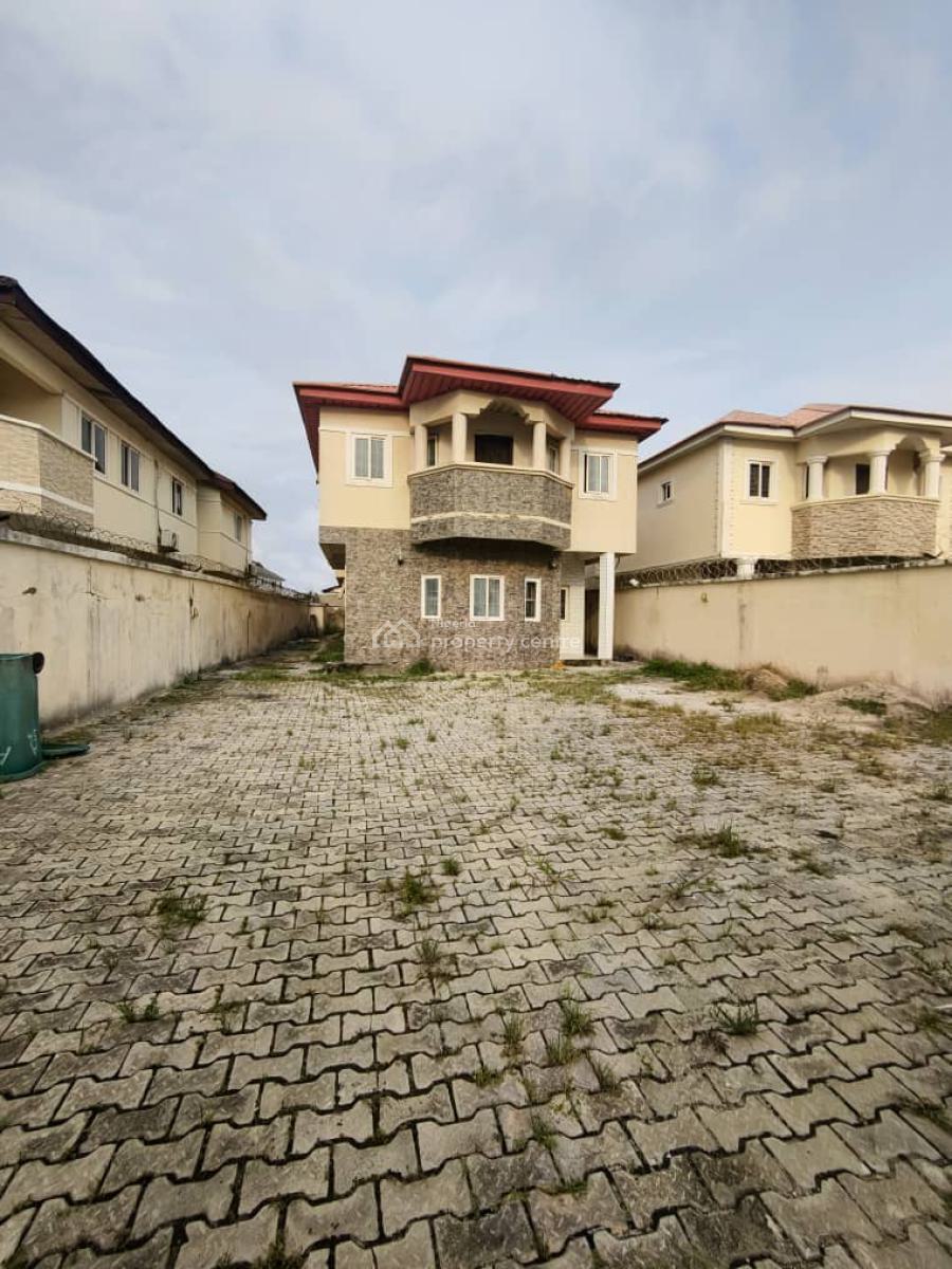 Renovated 3 Bedrooms Duplex with Bqs, New Road, Lekki, Lagos, Detached Duplex for Rent
